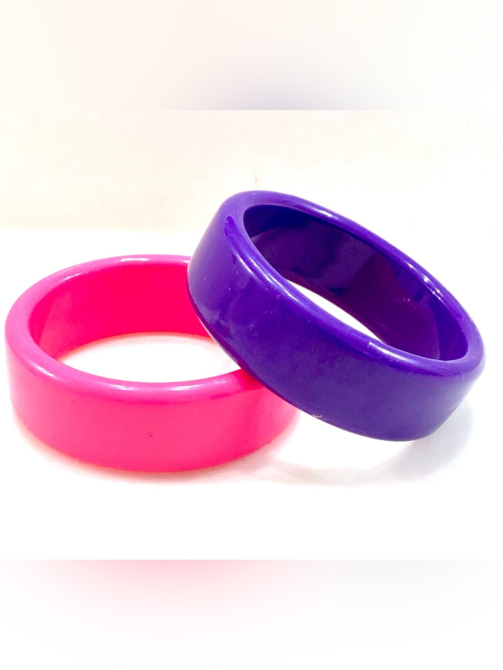Vintage Chunky Acrylic Bangle Bracelets Set 2 Neon Hot Pink Purple Retro 80s Mod